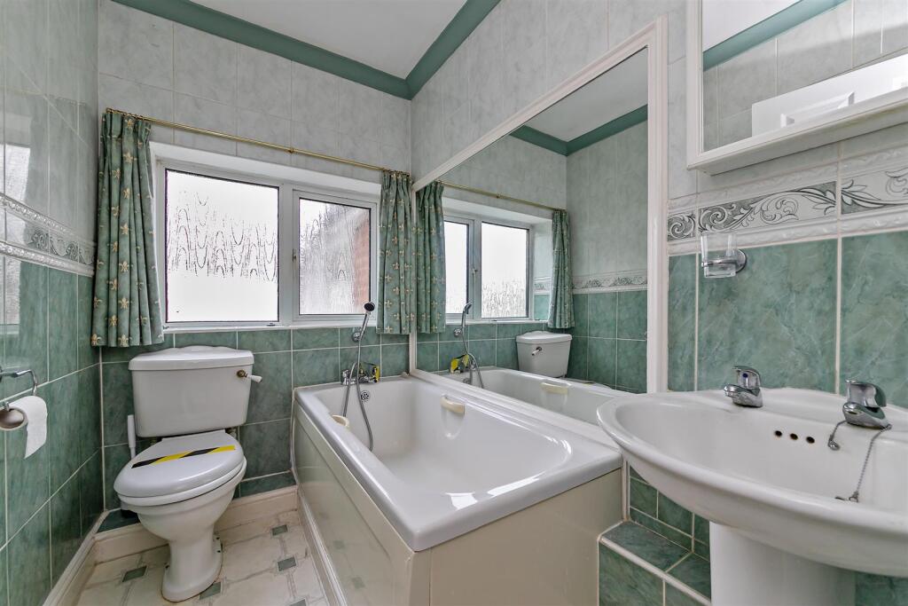 374LowerLutonRoad-41.jpg