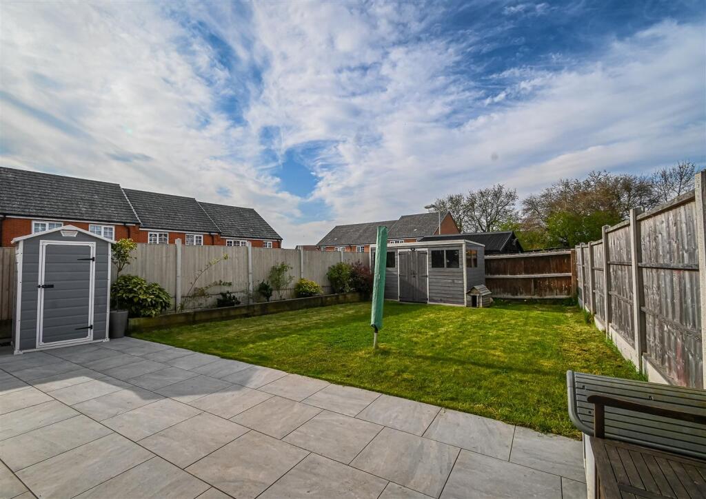 16 Ridley Close-26.jpg