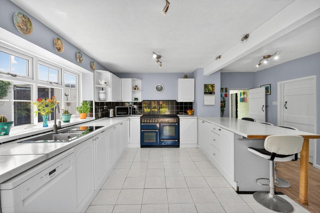 SOCIAL KITCHEN SPACE ii.jpg