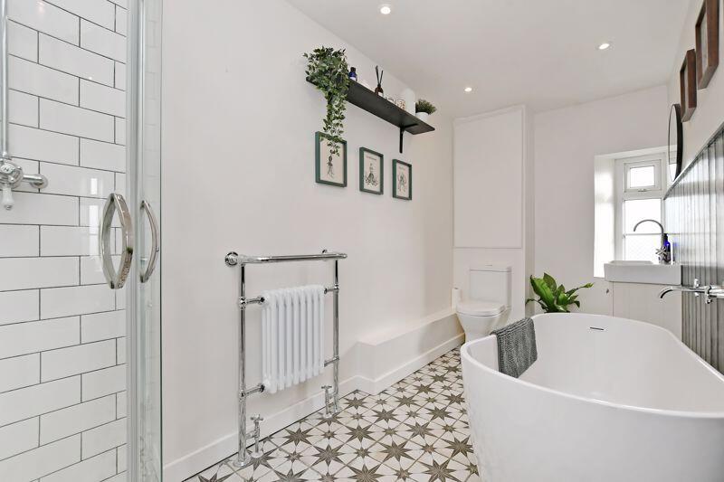 Family Bathroom 
