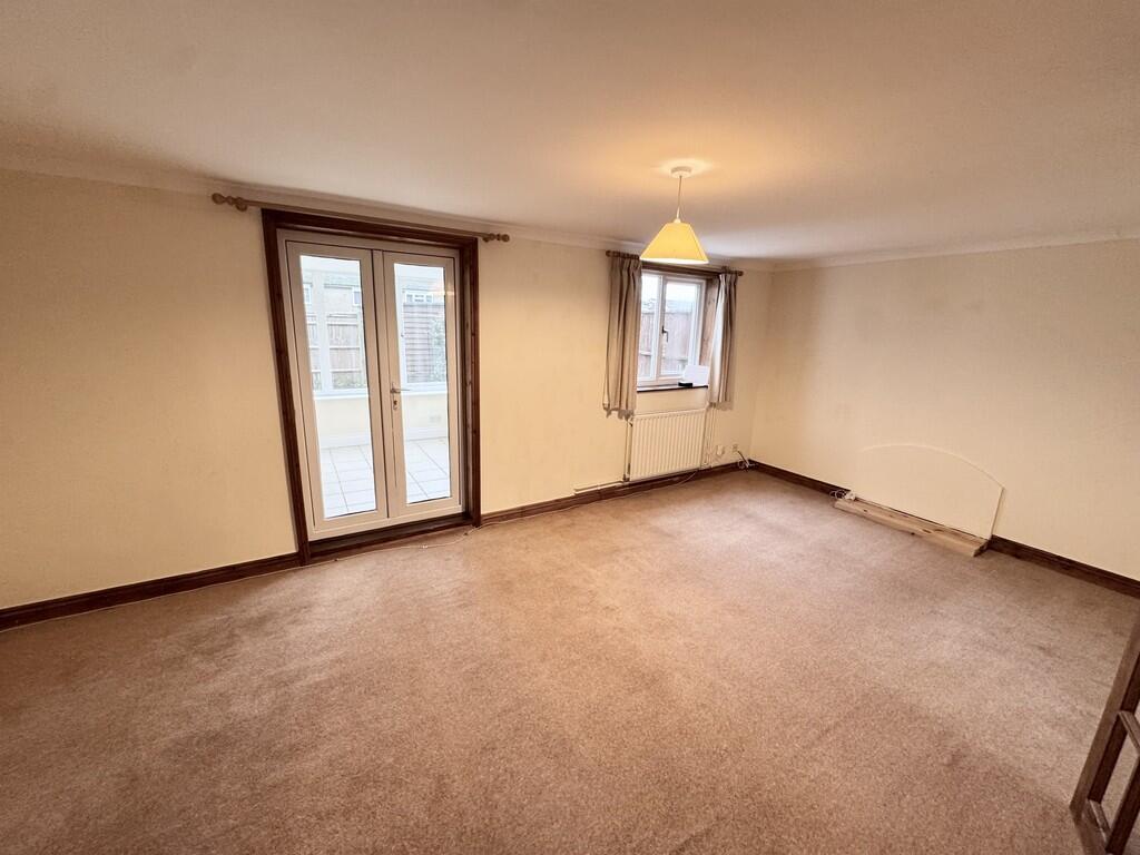 13 Strudwicks Fie...