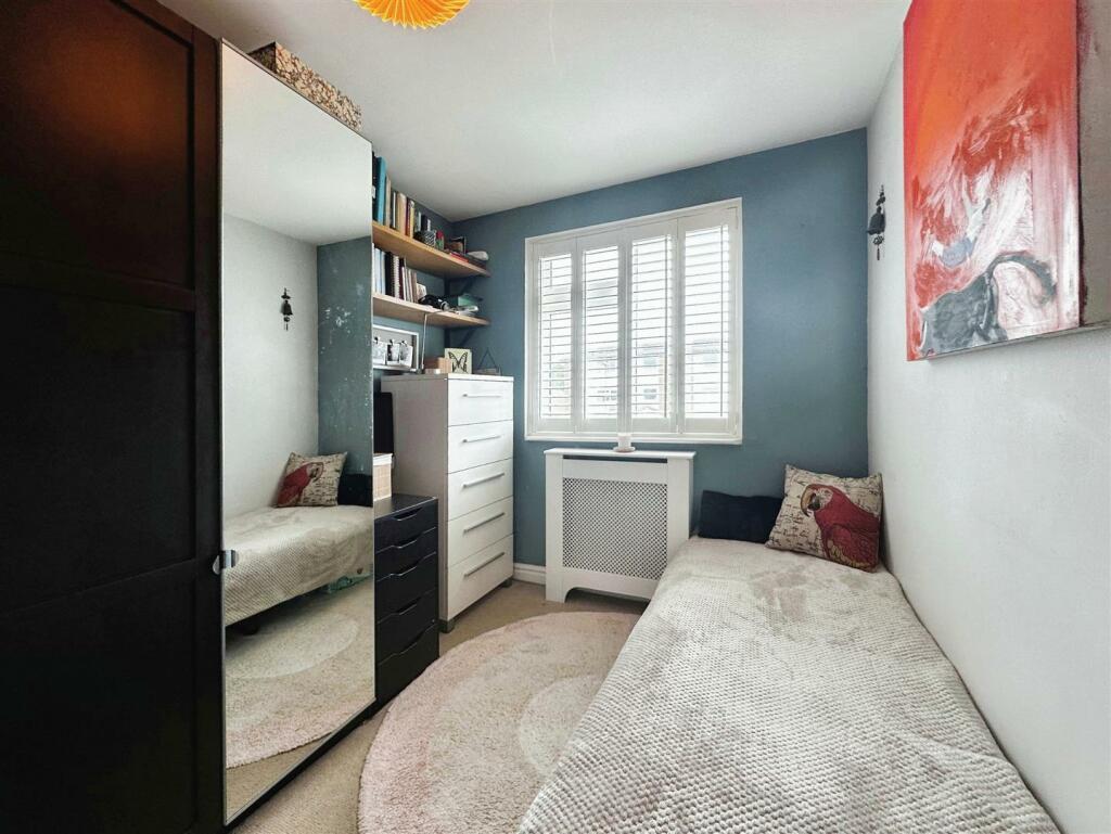 1890ed78-bed 203.jpg