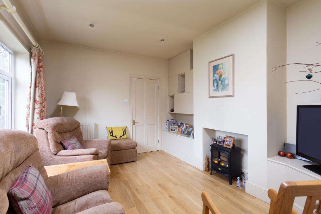 Snug/Dining Room