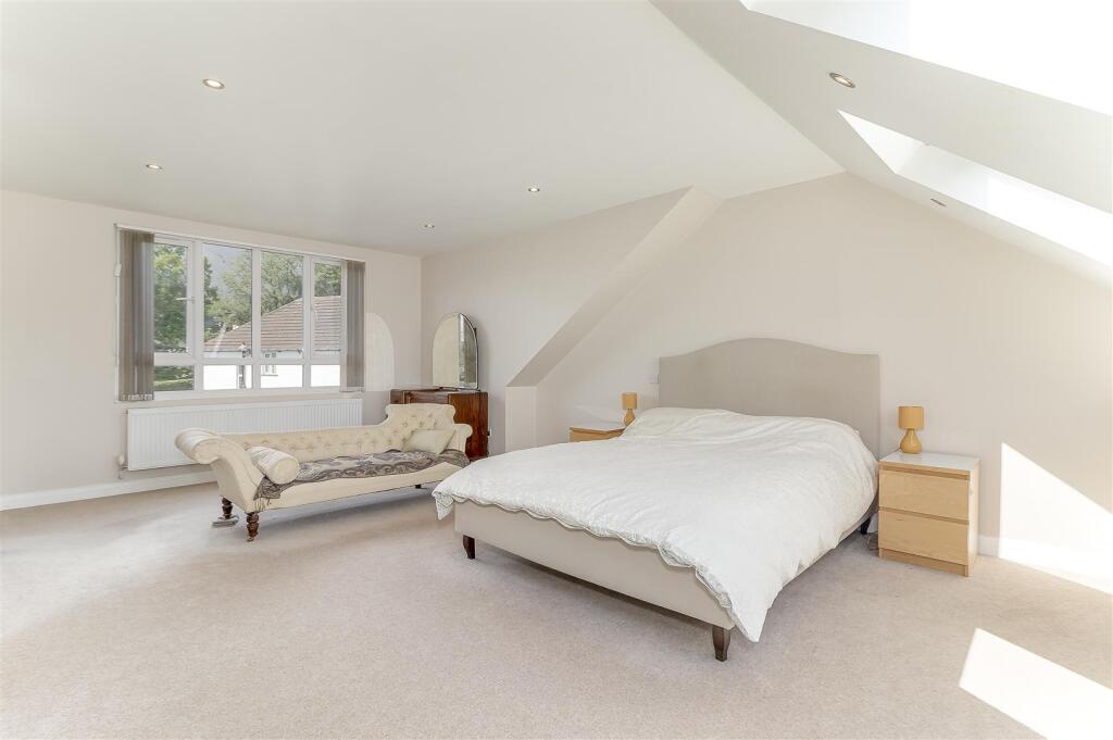 Master Bedroom - B.jpg