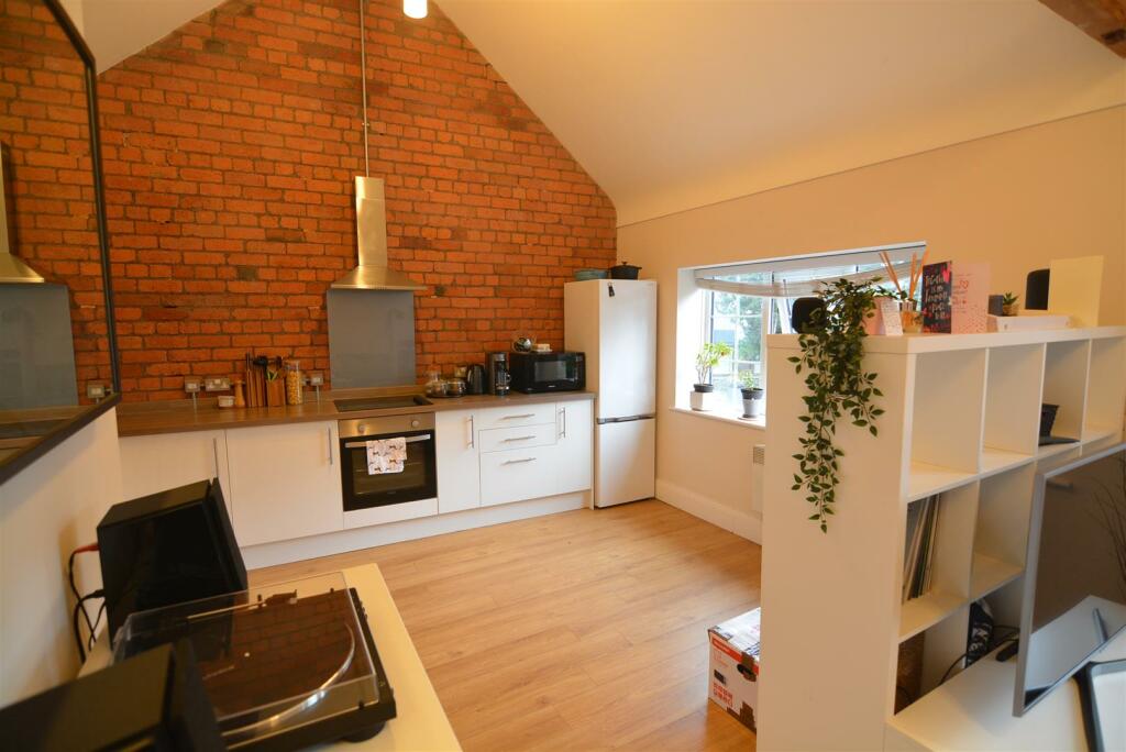 Kitchen / Living Room
