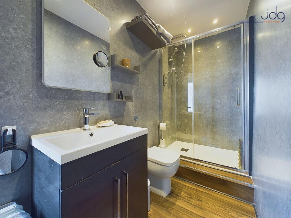 En-Suite Shower