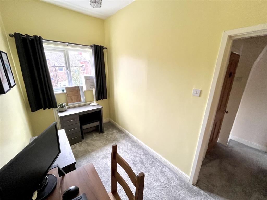 Bedroom 2 Aspect 2.jpg