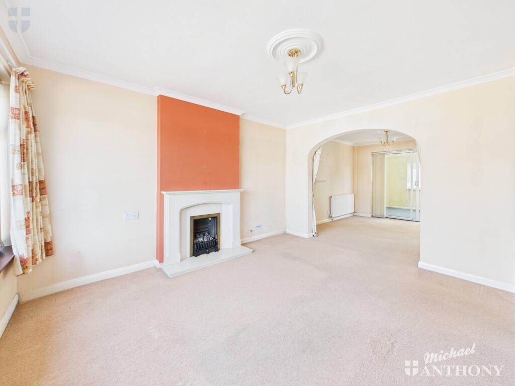 CAM03852G0-PR0346-STILL001