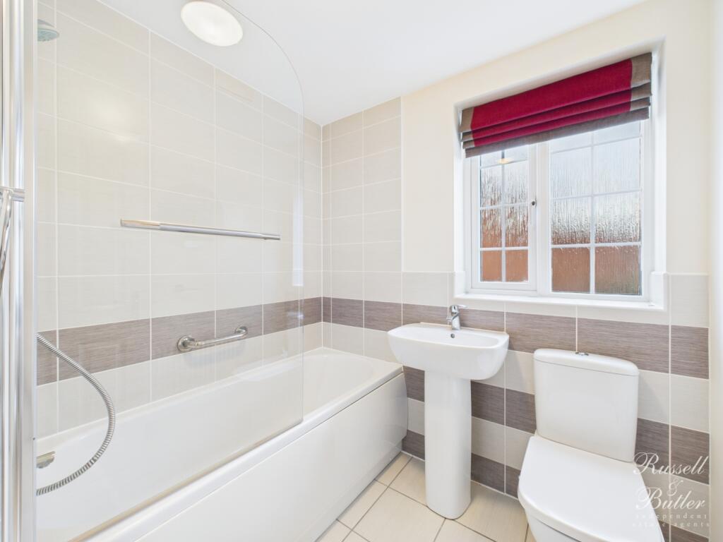 CAM02127G0-PR0366-STILL033