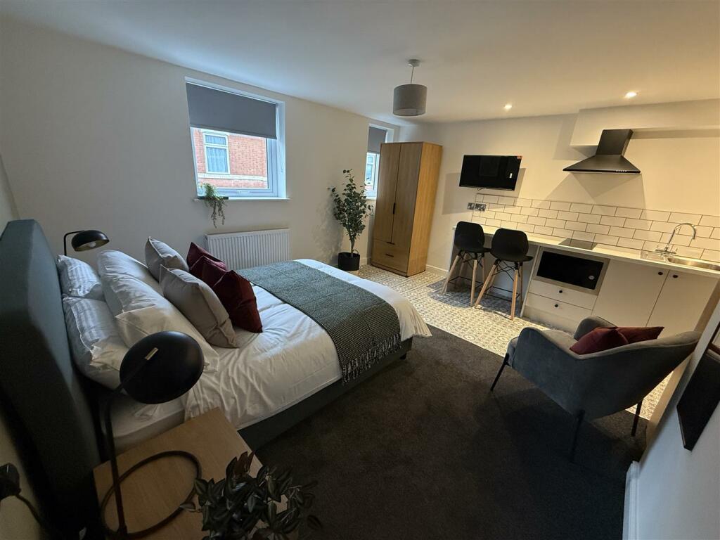 S3 Bedroom.JPG