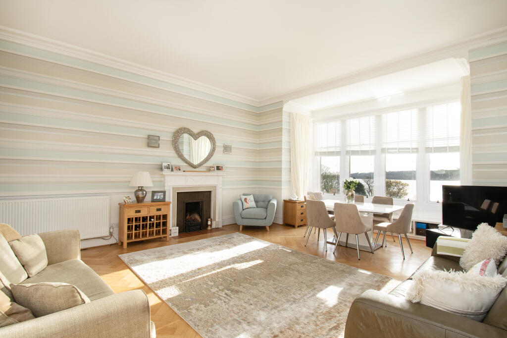 Lounge Dining Room