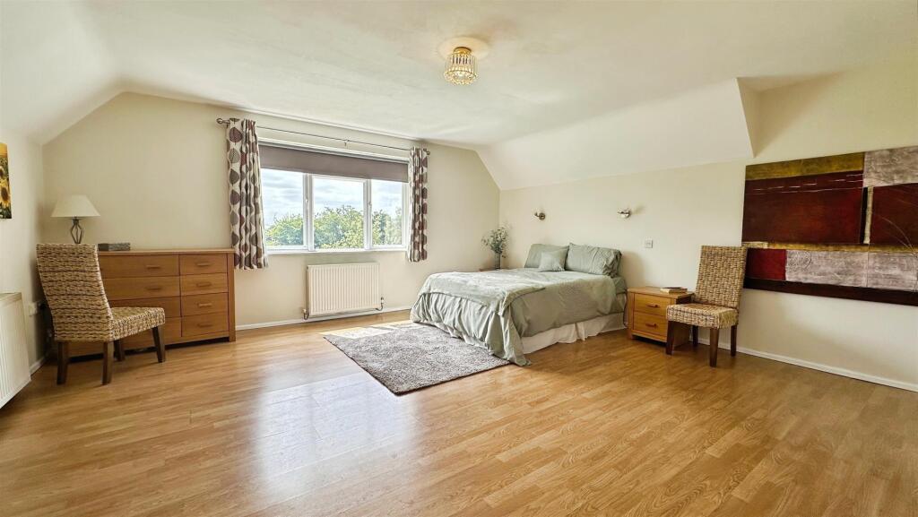 15232c2e--4516-A845-94041F5F2227-51551-000010384EC