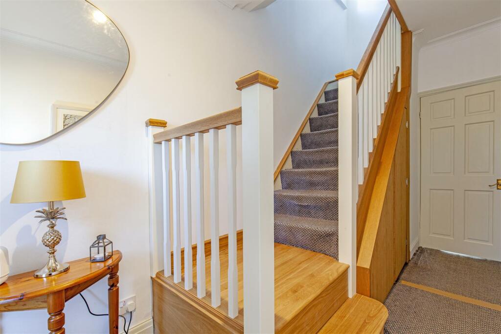Entrance Hall-1.jpg