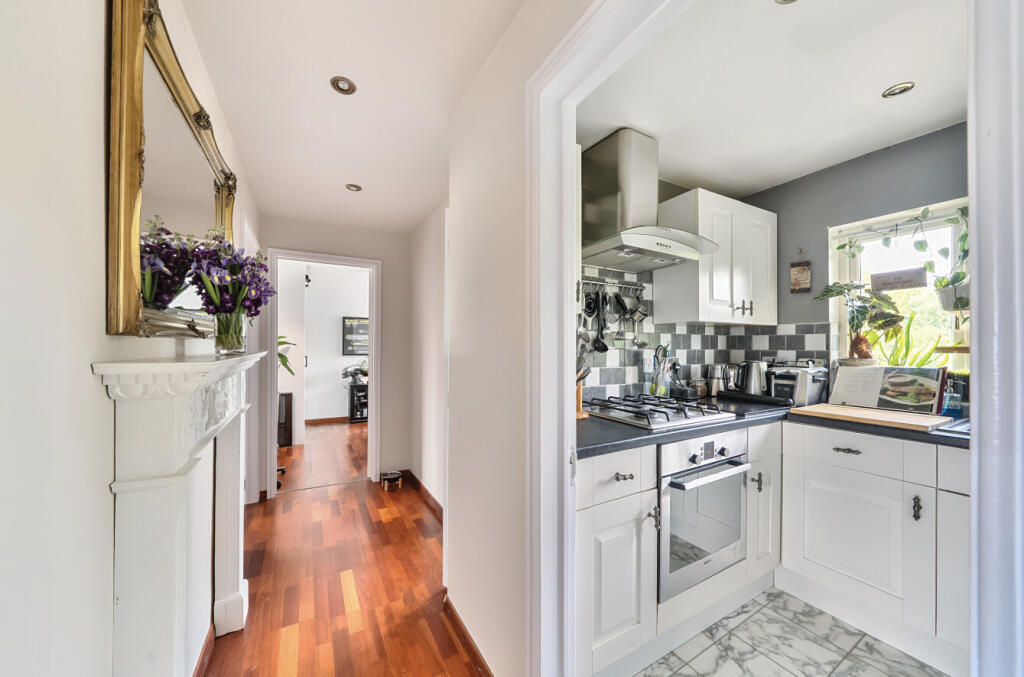 1304806-11-684aa1...