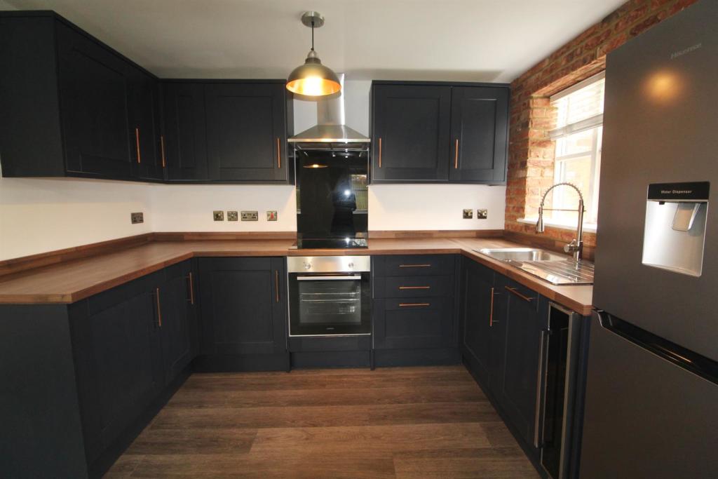 Kitchen NEW.jpg