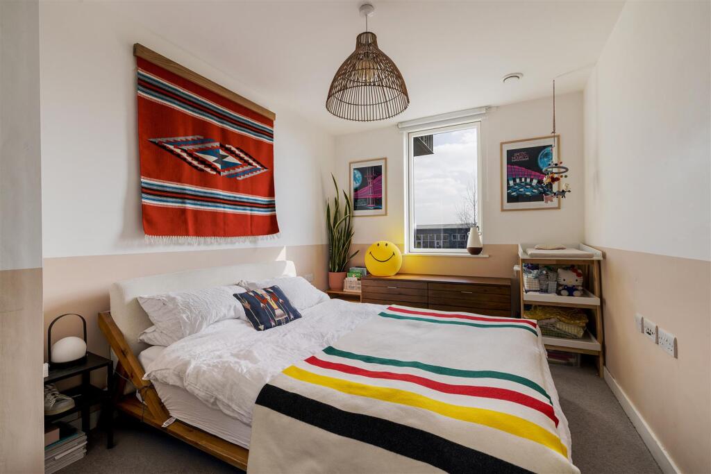 Britains Apartments 27 Sutherland Road, E17