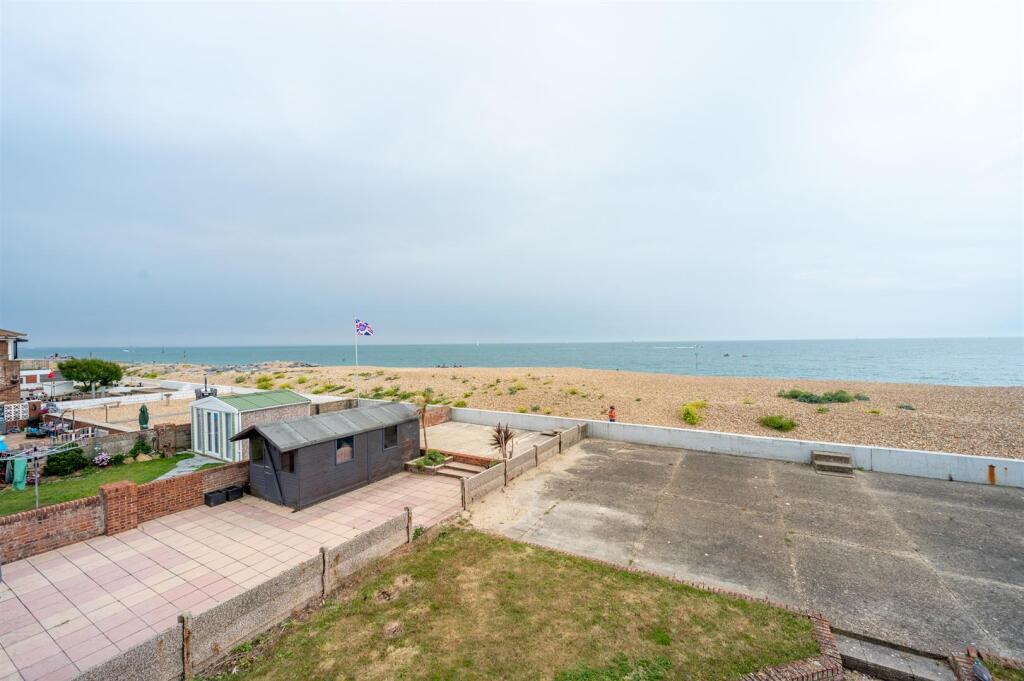 Flat 5 Regatta Court 22 5.jpg