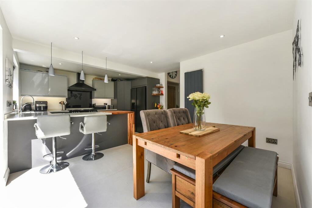 Open Plan Kitchen Dinning Room