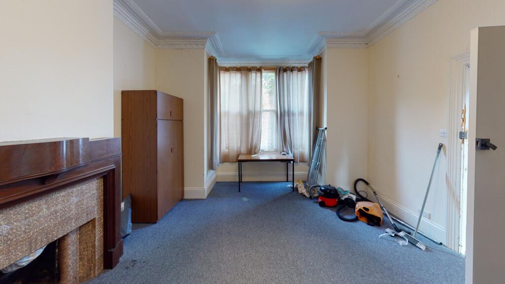 2-Elton-Road-Bedroom