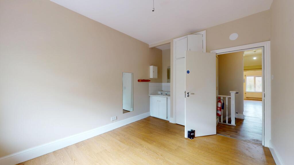 4 &amp; 6 Rosswood Gardens, Wallington SM6 8QZ