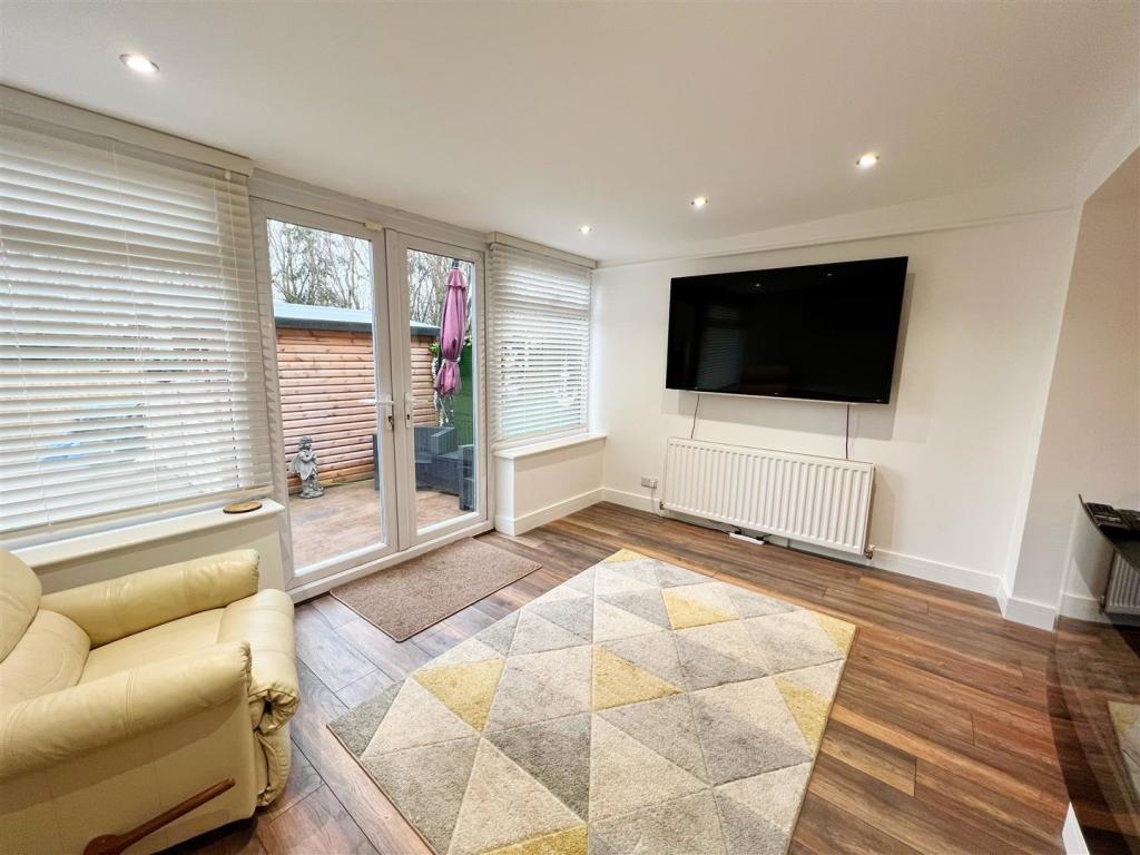 Garden Room pic 2.jpg