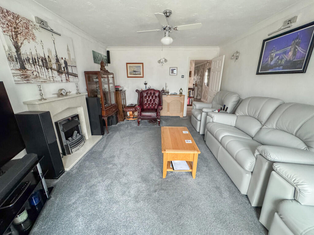 lounge 1