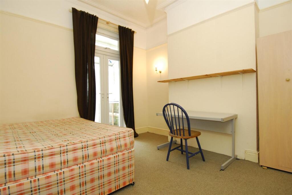 18BedfordPark002.JPG