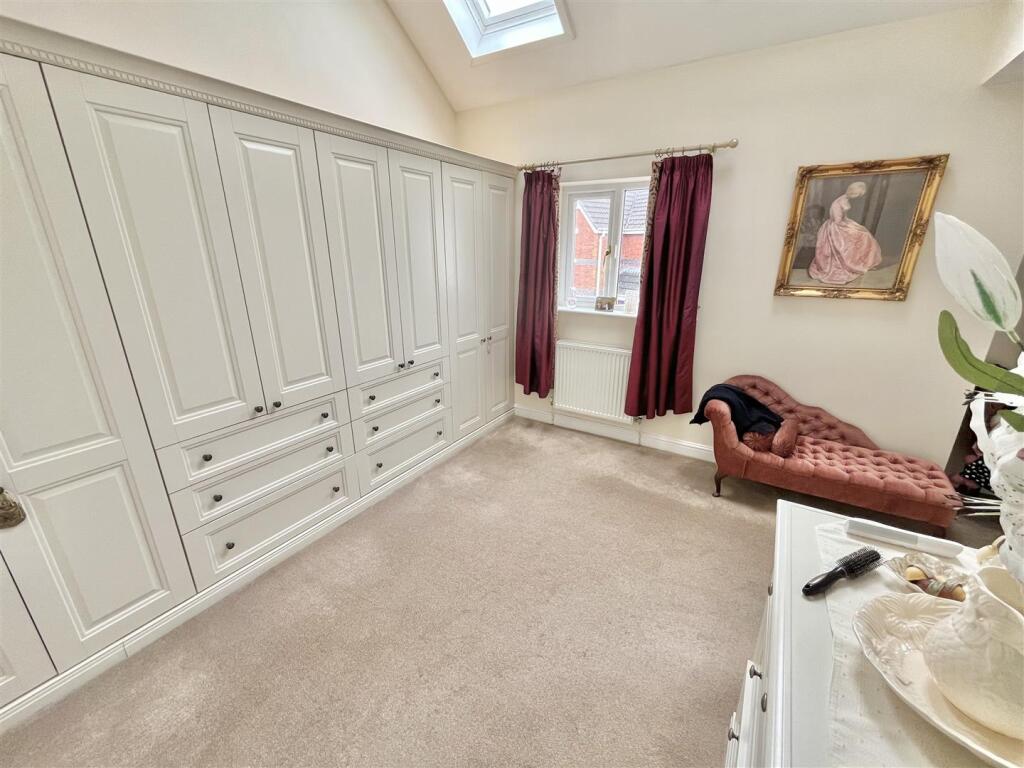 Dressing Room Aspect 4