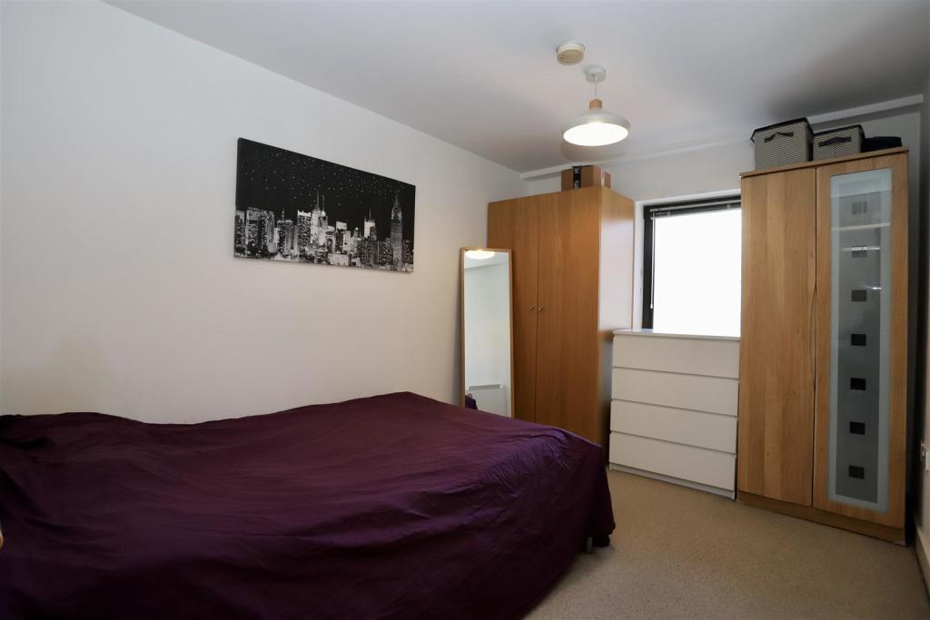 Bedroom.JPG