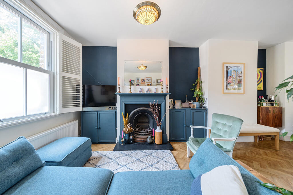 1311226-12-6853f9...