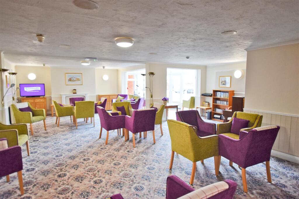 Residents Lounge.jpg