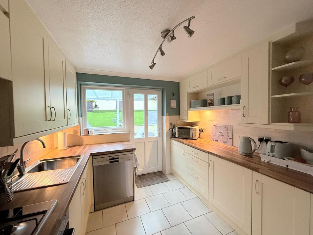 75986815-C017-4F56-A285-50E4C2F05D76