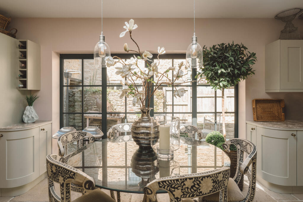 285810 - A0OP6000003OAAOMAC_N29_EDIT.jpg