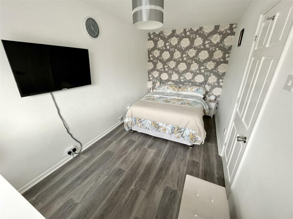 Bedroom 2 Aspect 2.jpg