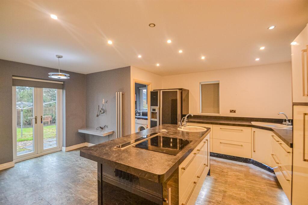 Dining Kitchen &amp; Sitting Area