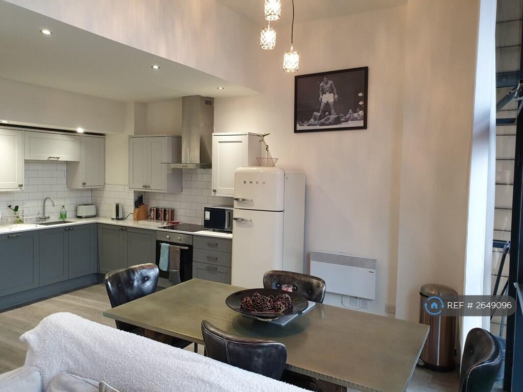 Living / Kitchen Area