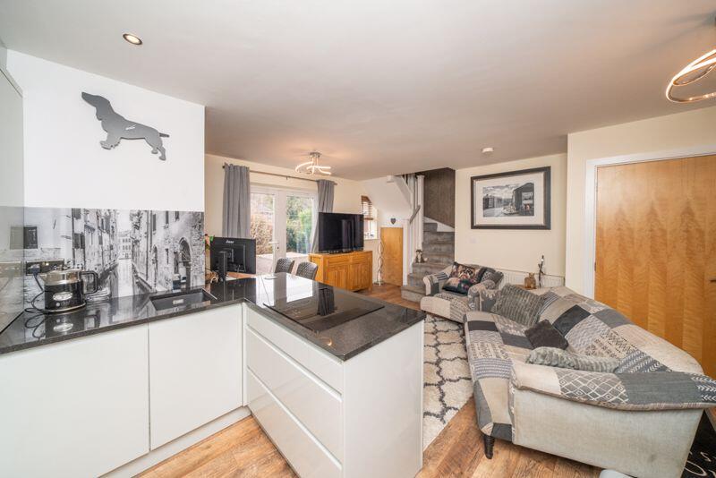 KITCHEN/RECEPTION ROOM