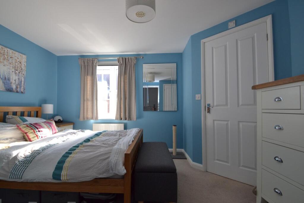 Bed 1 b.JPG