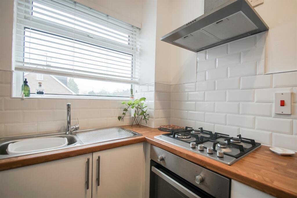 12 Richmond kitchen 2.jpg