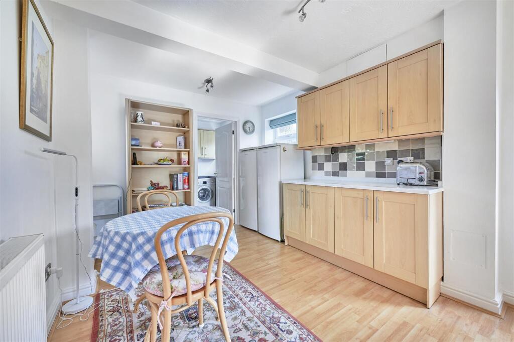 KItchen/Breakfast Room