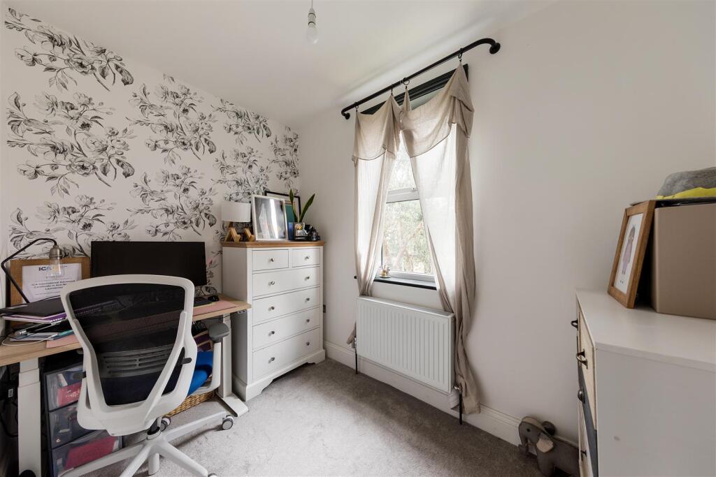 Callis Road, E17