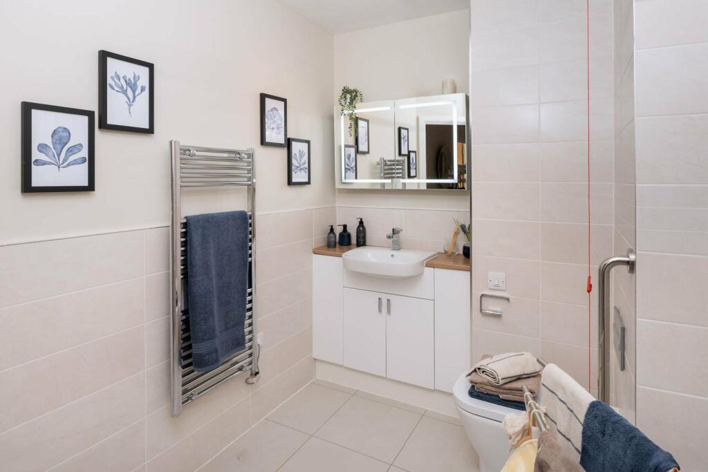 Watson Place, Chipping Norton - Typical Shower Room 