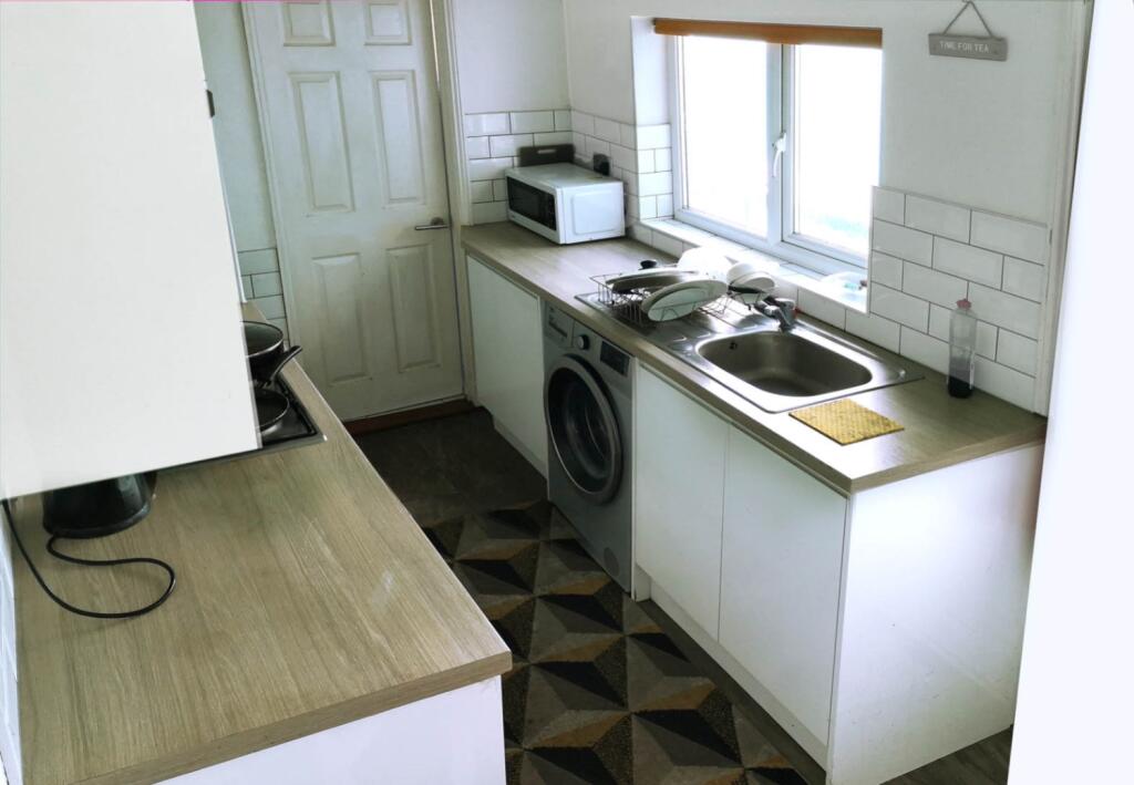 Lrg_DEACON ST KITCHEN 