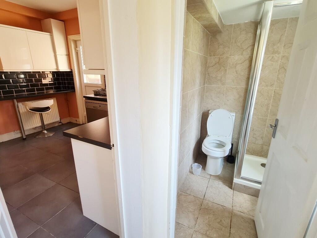 GF Shower Room
