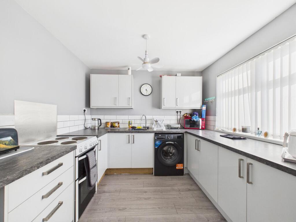 Maes-Y-Felin, Bridgend