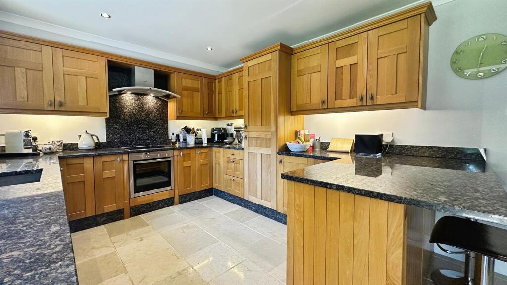 88e4b647--48E3-9987-4B713615906E-40577-00000CE1372