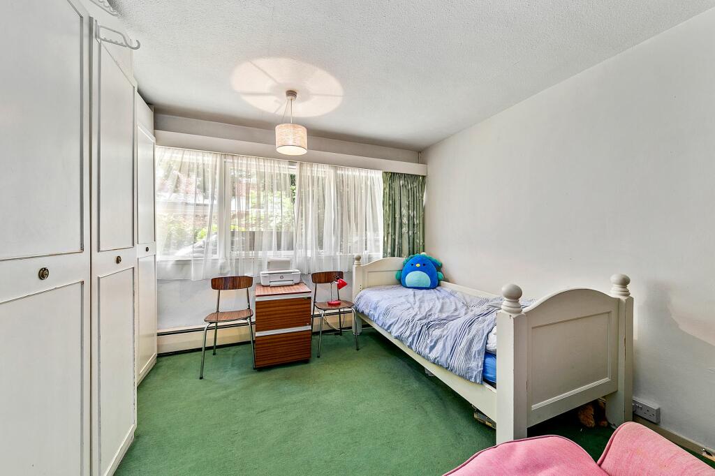 BEDROOM 2