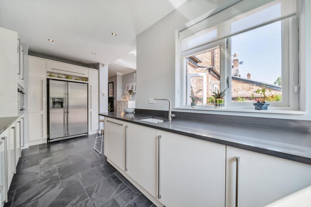 1312950-6-68543bb72ea8a