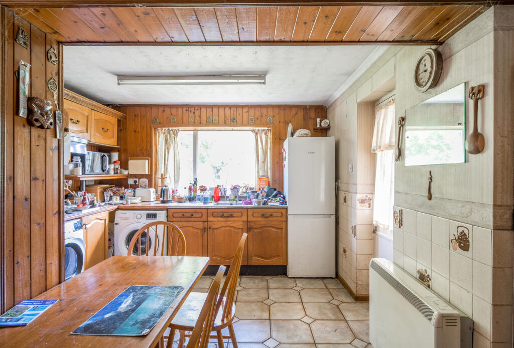 1334436-8-6895d9b...