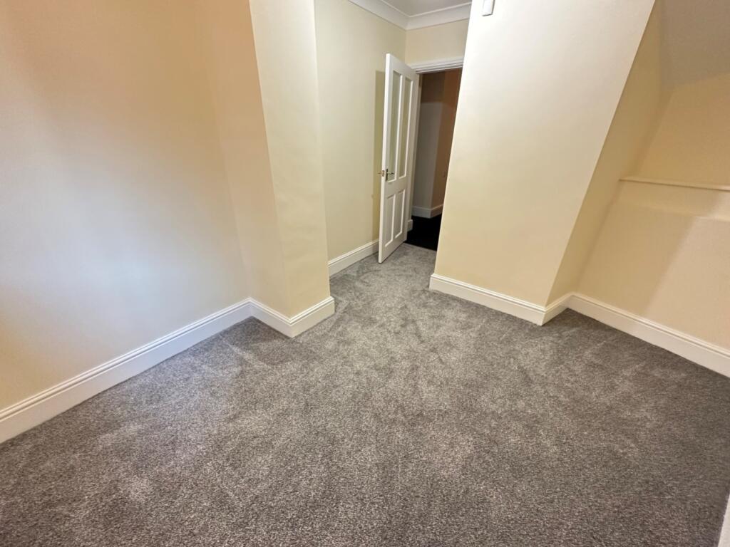 Lrg_BEdroom 2 (2)